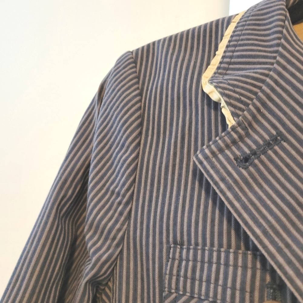 APOSTROPHE WOMENS SIZE 8 GRAY STRIPED STRUCTURED BLAZER-TIES IN THE FRONT - Picture 4 of 15
